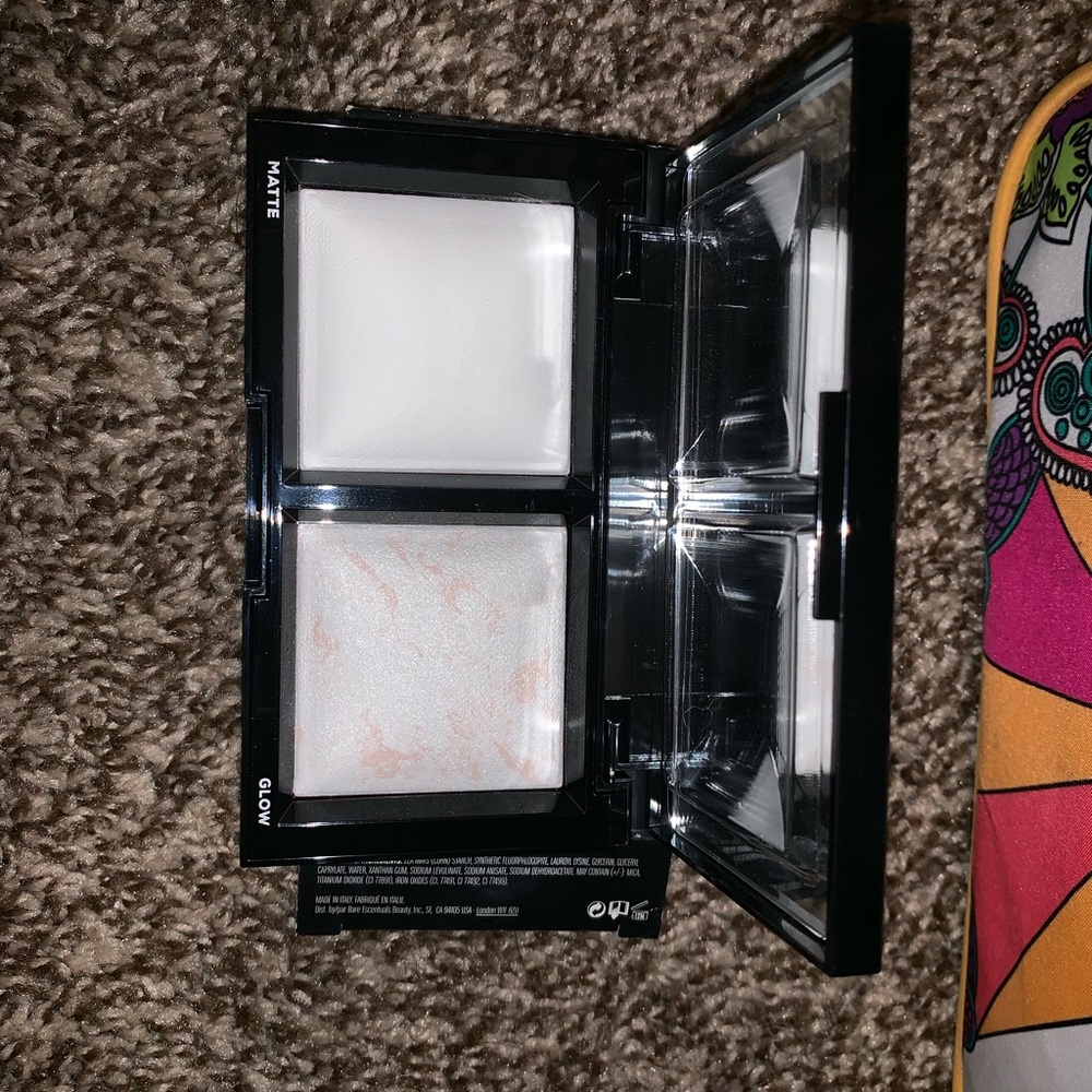 bareminerals Invisible Light Translucent